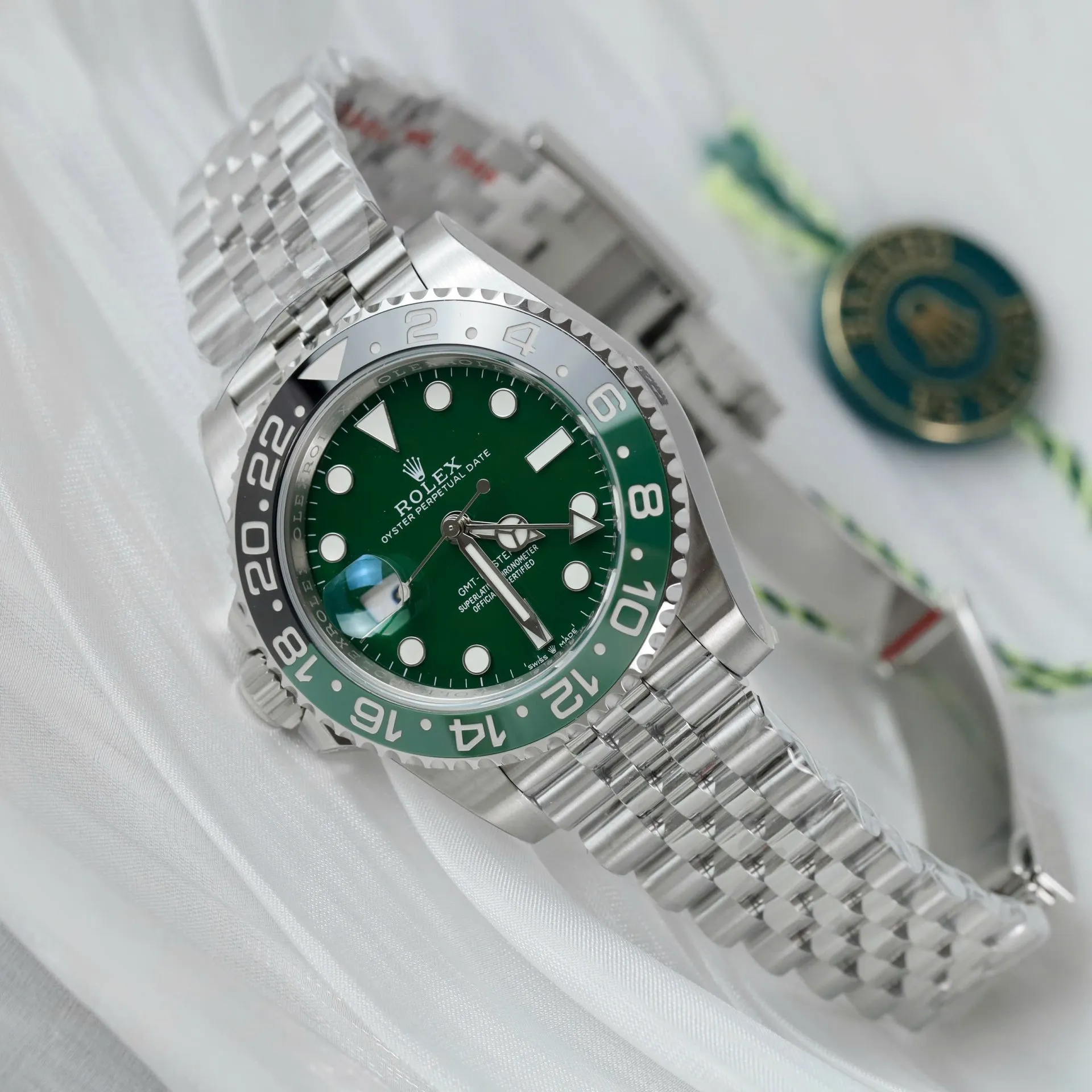 Dong-Ho-Rolex-GMT-Master-II-126729VTNR-Rep-11-Mat-Xanh-La-Cay-Day-Jubilee-40mm-3.webp