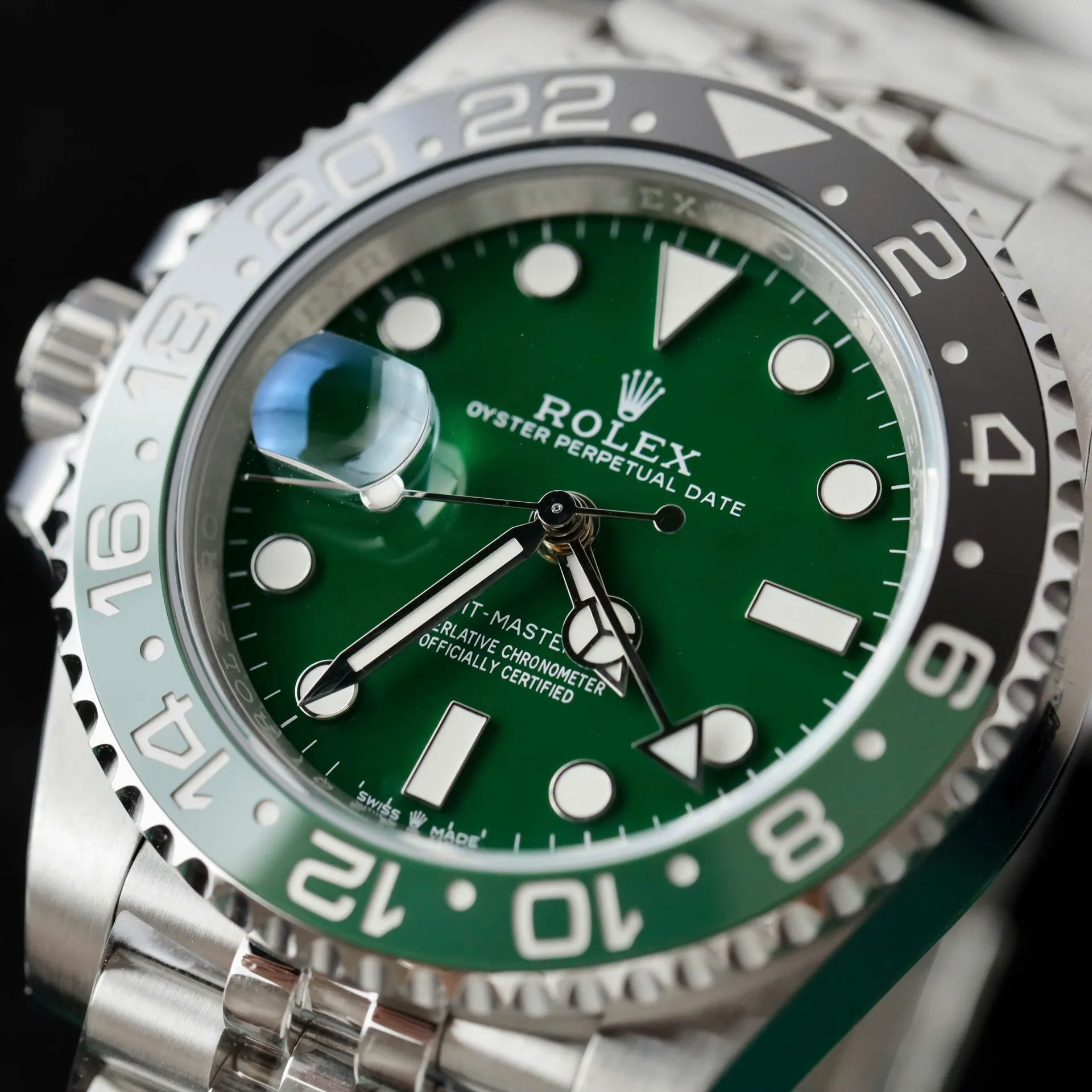 Dong-Ho-Rolex-GMT-Master-II-126729VTNR-Rep-11-Mat-Xanh-La-Cay-Day-Jubilee-40mm-5.webp