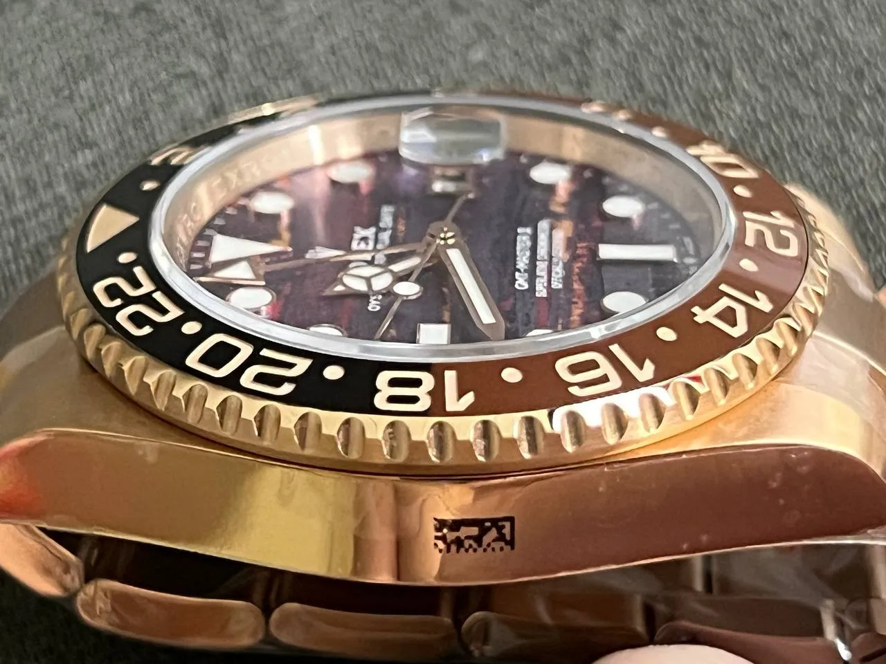Superclone-Rolex-GMT-Master-II-40-mm-126715CHNR-Tiger-Iron-Dial-10.webp